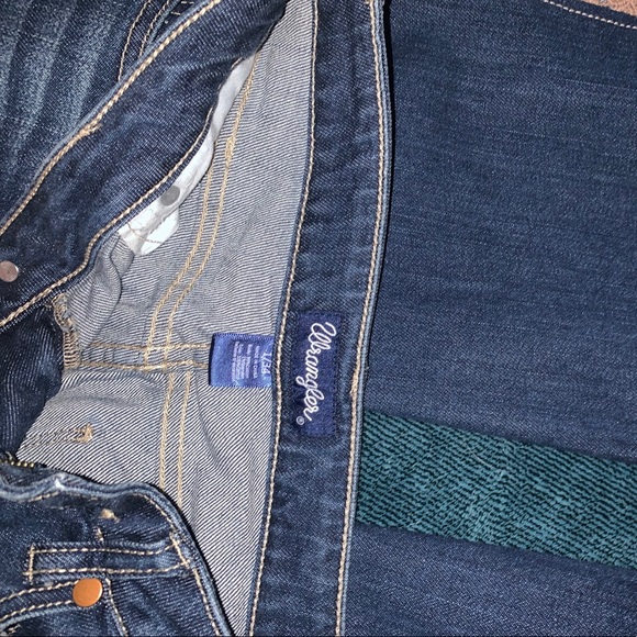 Wrangler bell bottoms - Picture 2 of 5